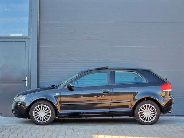 Audi - 2003 - a3 - 1.6 fsi attraction - gv-263-l - afbeelding 16 van  17