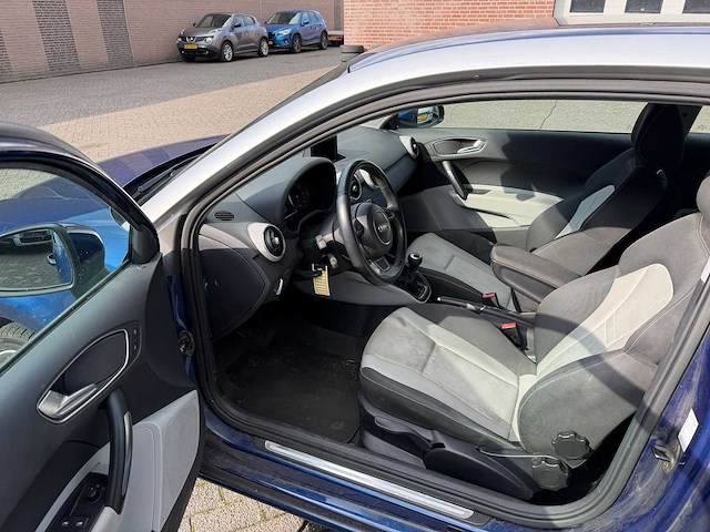 Audi - 2010 - a1 - 1.6 tdi amb. pl. - 27-nhn3 - afbeelding 5 van  9