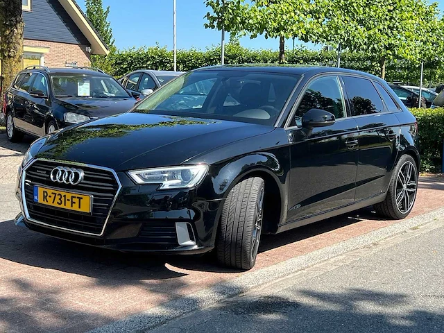 Audi - 2017 - a3 sportback - 2.0 tfsi quattro. de.pl.+ - r-731-ft - afbeelding 1 van  19