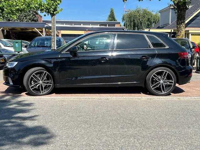 Audi - 2017 - a3 sportback - 2.0 tfsi quattro. de.pl.+ - r-731-ft - afbeelding 4 van  19