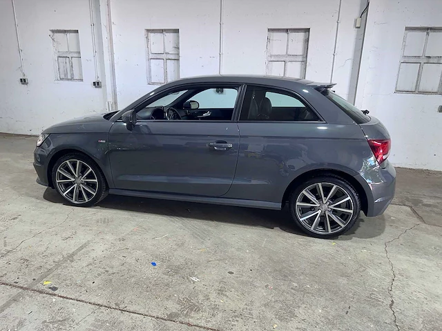 Audi - a1 - 1.0 tfsi adrenalin - np-731-k - afbeelding 16 van  22