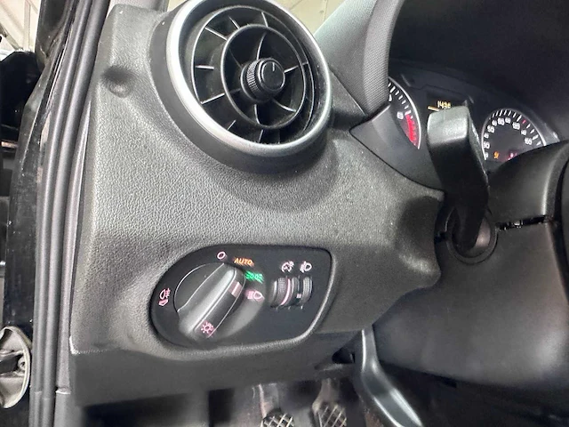 Audi - a1 - 1.2 tfsi s edition - 5-kxl-02 - afbeelding 5 van  18