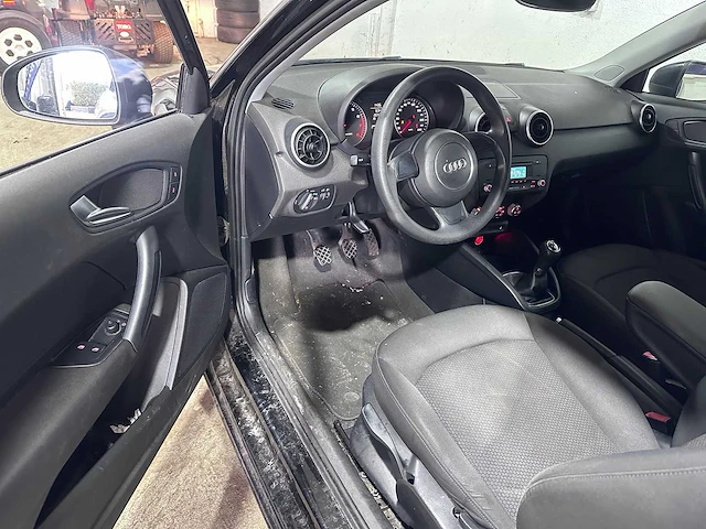 Audi - a1 - 1.2 tfsi s edition - 5-kxl-02 - afbeelding 18 van  18