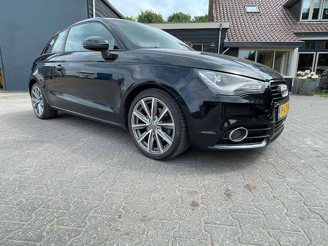 Audi - a1 - 1.6 tdi ambition - personenauto - afbeelding 1 van  22