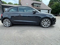 Audi - a1 - 1.6 tdi ambition - personenauto - afbeelding 12 van  22