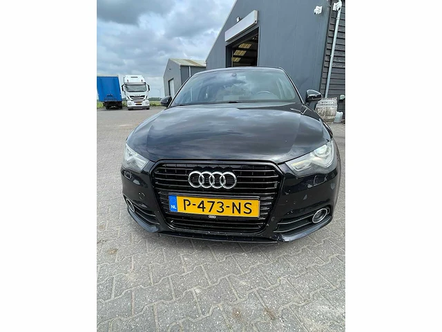 Audi - a1 - 1.6 tdi ambition - personenauto - afbeelding 18 van  22