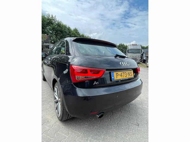 Audi - a1 - 1.6 tdi ambition - personenauto - afbeelding 19 van  22