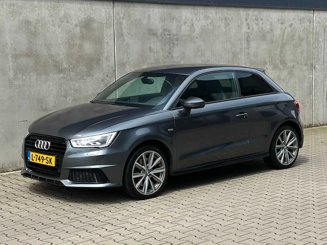 Audi - a1 - 1.8 tfsi sport p l s - l-749-sk - 2015 - afbeelding 1 van  12