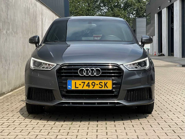Audi - a1 - 1.8 tfsi sport p l s - l-749-sk - 2015 - afbeelding 8 van  12