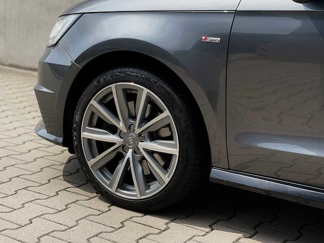 Audi - a1 - 1.8 tfsi sport p l s - l-749-sk - 2015 - afbeelding 9 van  12