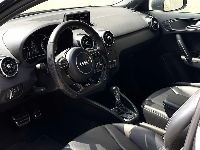 Audi - a1 - 1.8 tfsi sport p l s - l-749-sk - 2015 - afbeelding 11 van  12