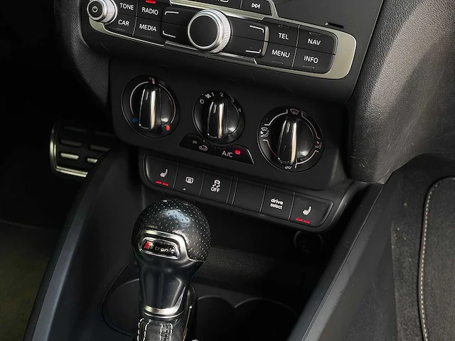 Audi - a1 - 1.8 tfsi sport p l s - l-749-sk - 2015 - afbeelding 12 van  12