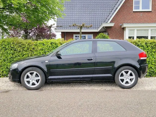 Audi - a3 - 1.9 tdi ambiente - 87-pj-jg - afbeelding 12 van  19