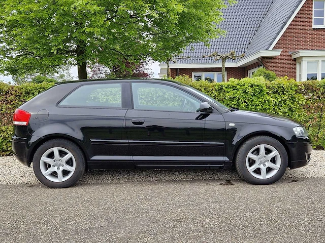 Audi - a3 - 1.9 tdi ambiente - 87-pj-jg - afbeelding 15 van  19