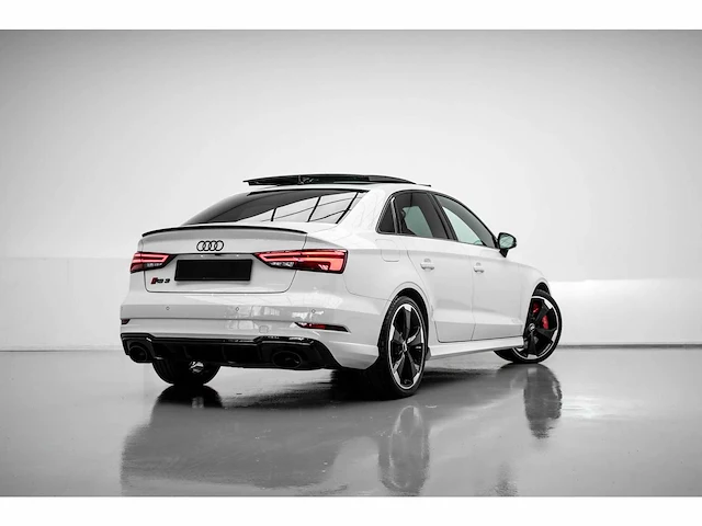 Audi - a3 limousine - 2.5 tfsi rs3 quattro - hbt-68-b - 2019 - afbeelding 2 van  64