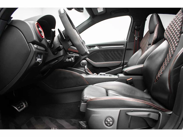 Audi - a3 limousine - 2.5 tfsi rs3 quattro - hbt-68-b - 2019 - afbeelding 31 van  64