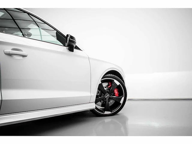 Audi - a3 limousine - 2.5 tfsi rs3 quattro - hbt-68-b - 2019 - afbeelding 36 van  64