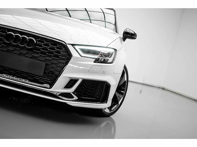 Audi - a3 limousine - 2.5 tfsi rs3 quattro - hbt-68-b - 2019 - afbeelding 34 van  64