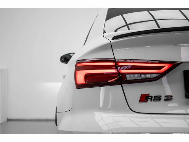 Audi - a3 limousine - 2.5 tfsi rs3 quattro - hbt-68-b - 2019 - afbeelding 47 van  64