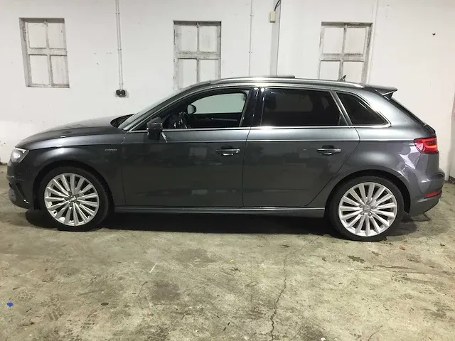 Audi - a3 sportback - 1.4 e-tron amb. pl+automaat - gj-556-h - afbeelding 2 van  27