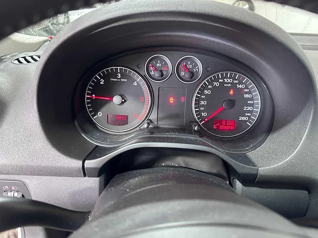 Audi - a3 sportback - 1.9 tdi attraction - 30-tz-kl - afbeelding 2 van  19