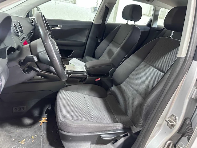 Audi - a3 sportback - 1.9 tdi attraction - 30-tz-kl - afbeelding 6 van  19