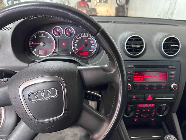 Audi - a3 sportback - 1.9 tdi attraction - 30-tz-kl - afbeelding 19 van  19