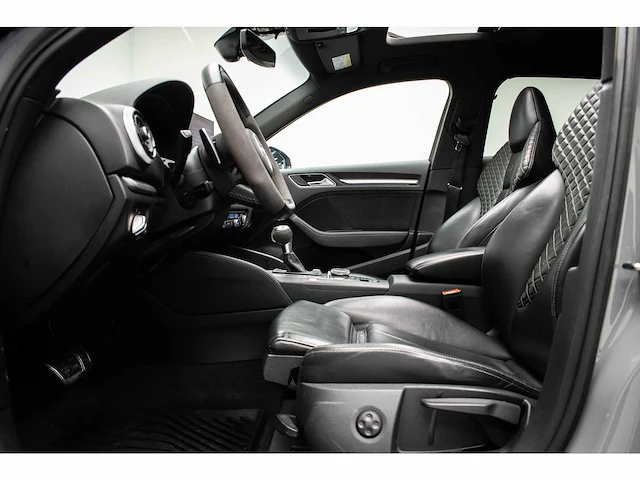Audi - a3 sportback - 2.5 tfsi rs3 quattro - t-653-dv - 2018 - afbeelding 15 van  56