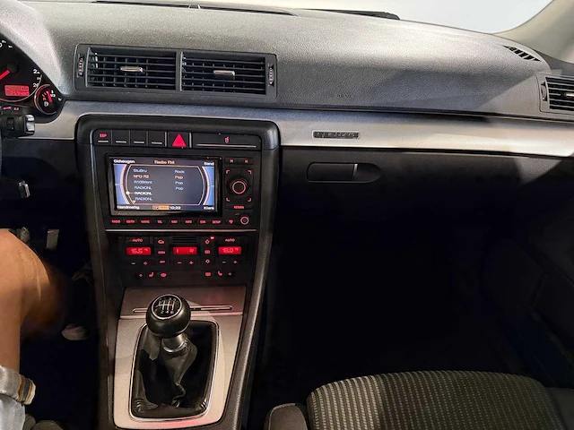 Audi - a4 avant - 1.8 turbo quattro, 81-jps-9 - afbeelding 2 van  13
