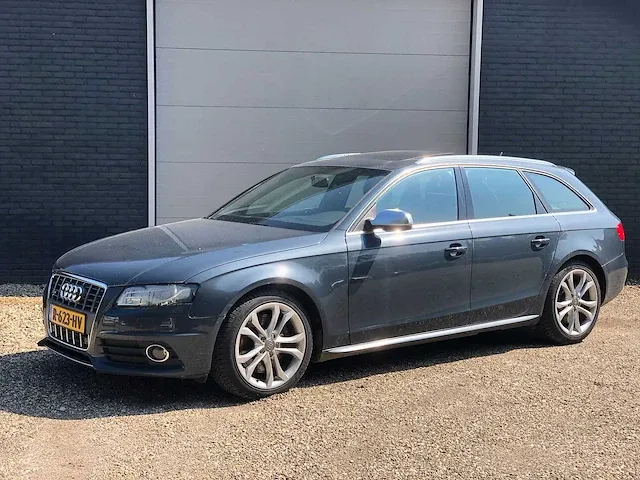 Audi - a4 avant - 3.0 tfsi s4 q. pro l - r-623-hv - 2013 - afbeelding 1 van  17