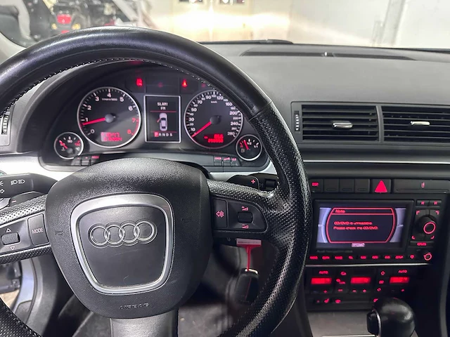 Audi - a4 avant - 3.2 fsi v6 automaat quattro - zf-752-v - afbeelding 2 van  23