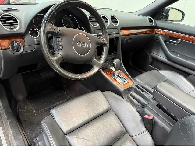 Audi - a4 cabriolet - 2.5 v6 - personenauto - 2005 - afbeelding 9 van  30