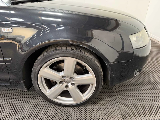 Audi - a4 cabriolet - 2.5 v6 - personenauto - 2005 - afbeelding 21 van  30