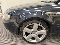 Audi - a4 cabriolet - 2.5 v6 - personenauto - 2005 - afbeelding 22 van  30