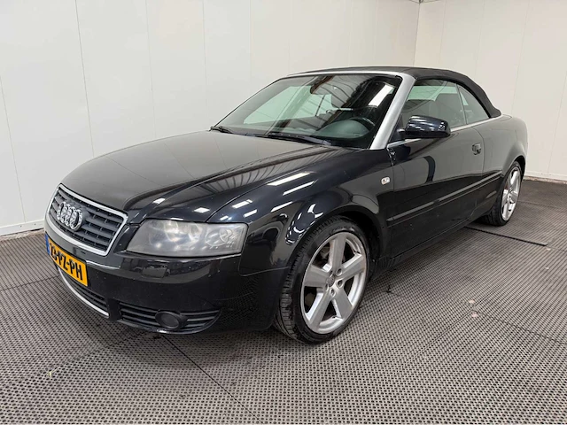 Audi - a4 cabriolet - 2.5 v6 - personenauto - 2005 - afbeelding 12 van  30
