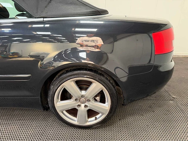 Audi - a4 cabriolet - 2.5 v6 - personenauto - 2005 - afbeelding 24 van  30