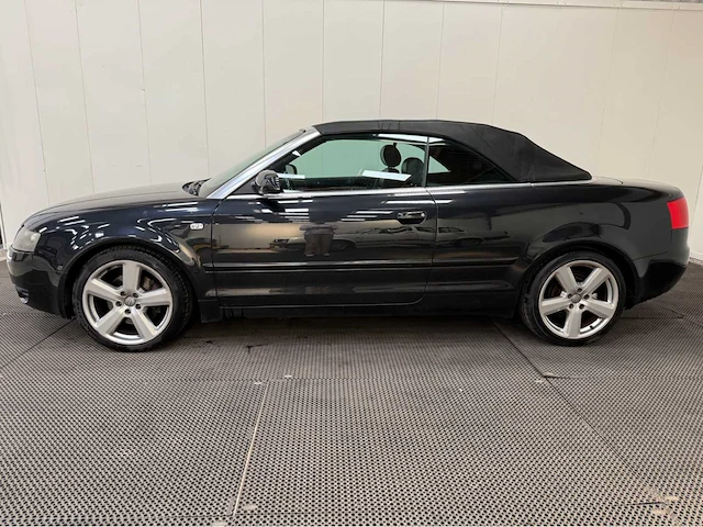 Audi - a4 cabriolet - 2.5 v6 - personenauto - 2005 - afbeelding 23 van  30