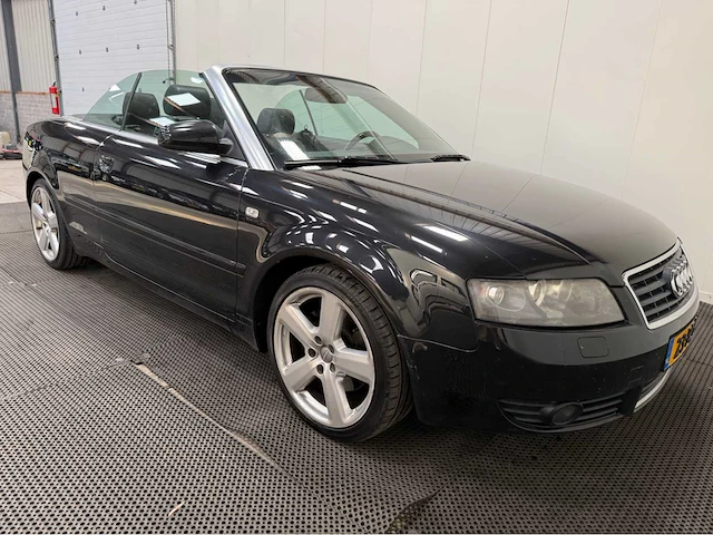 Audi - a4 cabriolet - 2.5 v6 - personenauto - 2005 - afbeelding 26 van  30