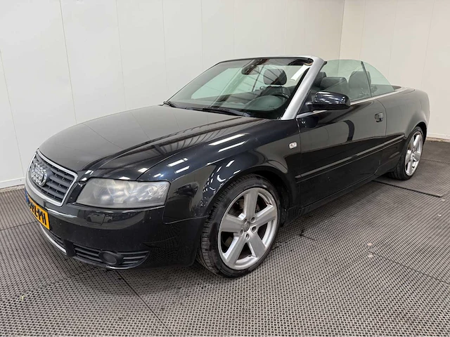 Audi - a4 cabriolet - 2.5 v6 - personenauto - 2005 - afbeelding 28 van  30