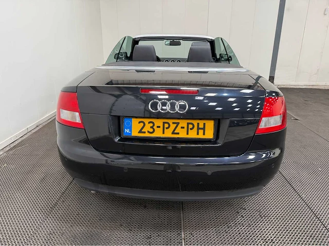 Audi - a4 cabriolet - 2.5 v6 - personenauto - 2005 - afbeelding 30 van  30