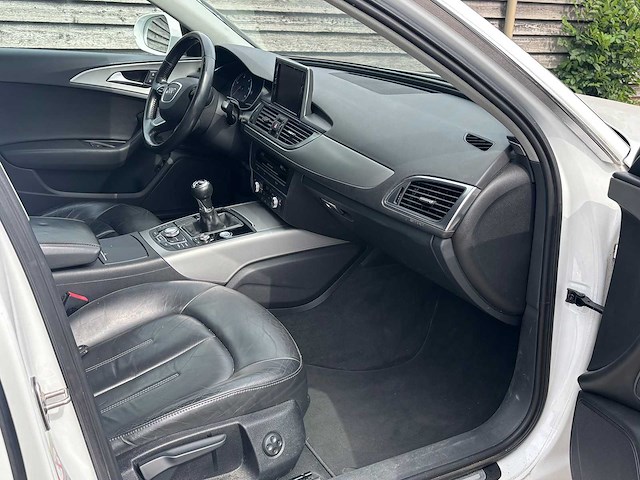 Audi - a6 avant - 2.0 tdi pro l. s - car - 2012 - afbeelding 17 van  26