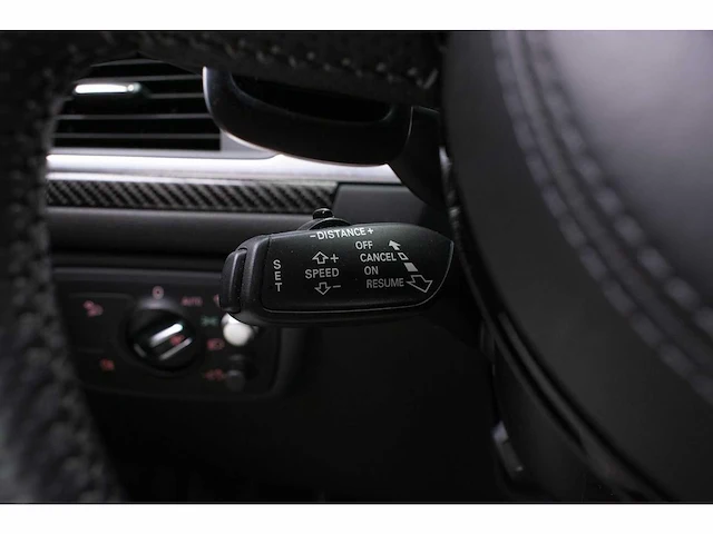 Audi - a6 avant - 4.0 tfsi rs6 quattro - jl-631-t - 2015 - afbeelding 40 van  45