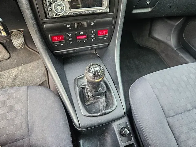 Audi - a6 limousine - 2.4 5v advance - xt-gb-41 - afbeelding 7 van  22