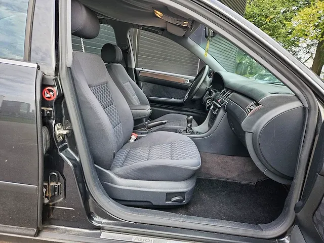 Audi - a6 limousine - 2.4 5v advance - xt-gb-41 - afbeelding 8 van  22