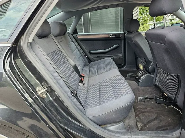 Audi - a6 limousine - 2.4 5v advance - xt-gb-41 - afbeelding 11 van  22