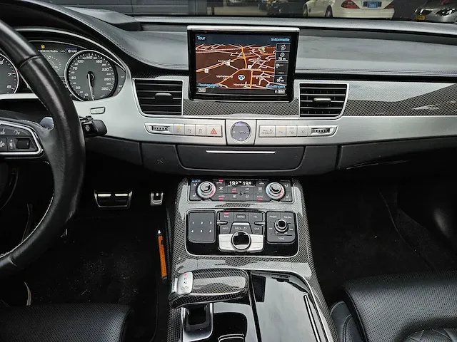Audi - a8 - 4.0 tfsi s8 pl q pl+ - hs-178-p - afbeelding 16 van  48