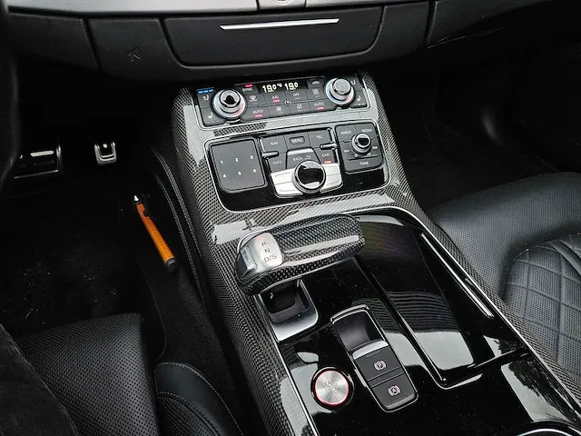 Audi - a8 - 4.0 tfsi s8 pl q pl+ - hs-178-p - afbeelding 17 van  48