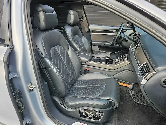 Audi - a8 - 4.0 tfsi s8 pl q pl+ - hs-178-p - afbeelding 24 van  48