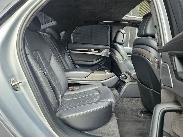Audi - a8 - 4.0 tfsi s8 pl q pl+ - hs-178-p - afbeelding 30 van  48
