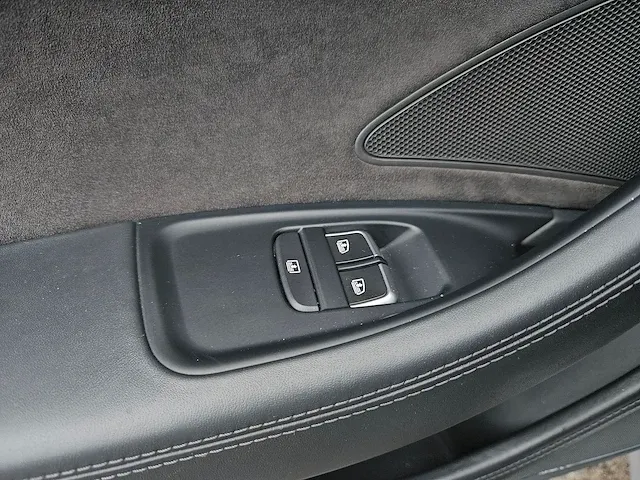 Audi - a8 - 4.0 tfsi s8 pl q pl+ - hs-178-p - afbeelding 31 van  48